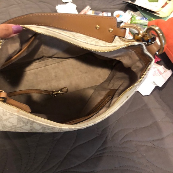 Michael Kors Purse - Picture 6 of 7